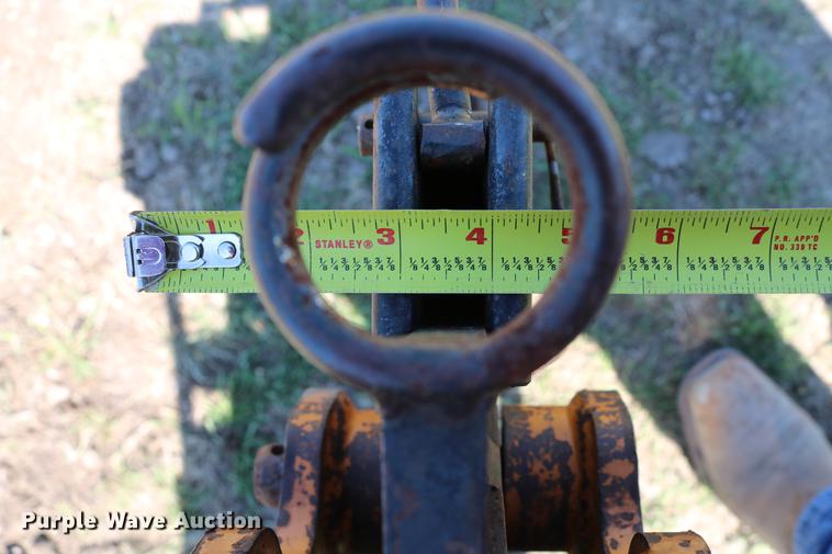 image for item DD4238 1982 Case Maxi-Sneaker vibratory cable plow