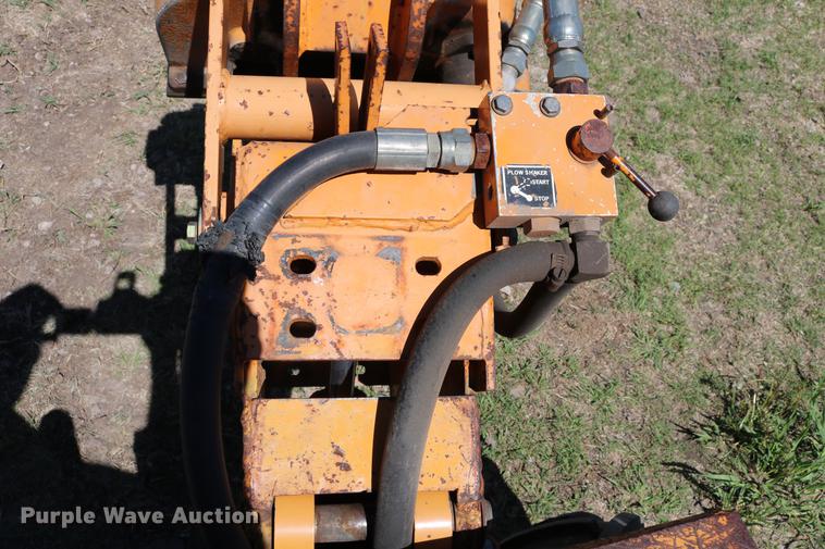 image for item DD4238 1982 Case Maxi-Sneaker vibratory cable plow