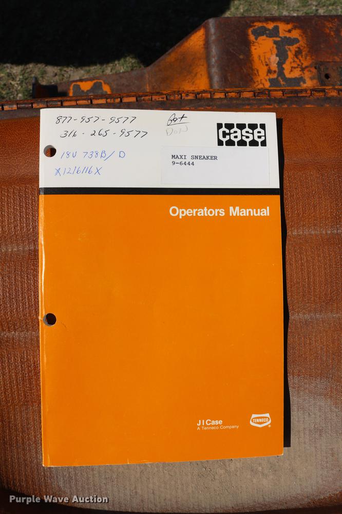 image for item DD4238 1982 Case Maxi-Sneaker vibratory cable plow