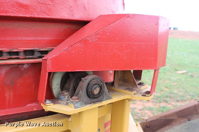 image for item DD4964 Duratech HayBuster IG-8 tub grinder