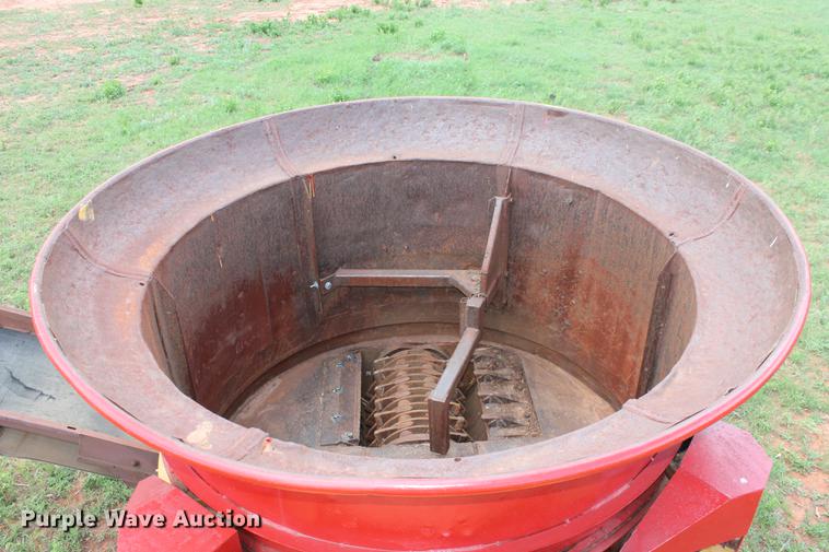 image for item DD4964 Duratech HayBuster IG-8 tub grinder