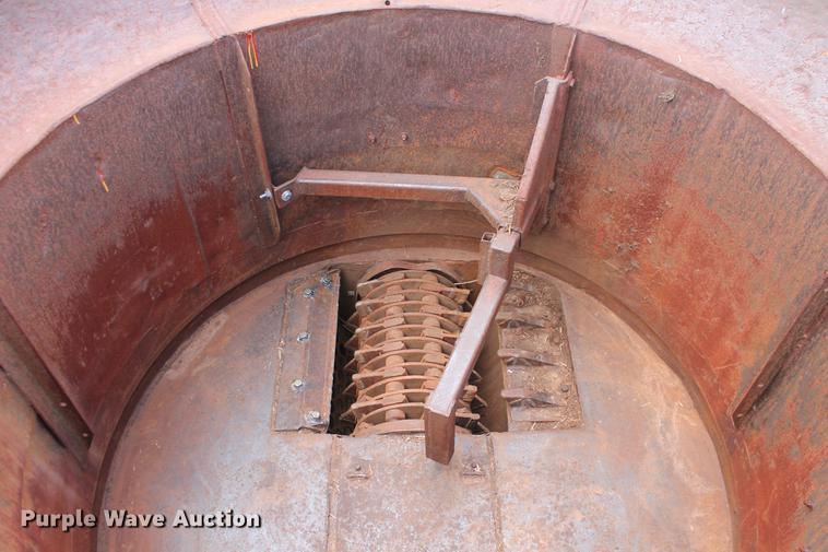 image for item DD4964 Duratech HayBuster IG-8 tub grinder