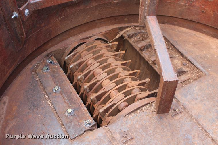 image for item DD4964 Duratech HayBuster IG-8 tub grinder