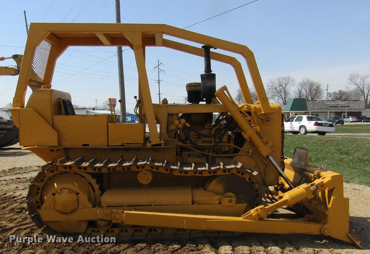 image for item DD7435 1969 Caterpillar D4D dozer