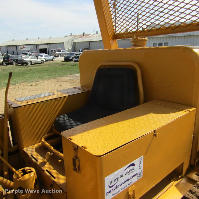 image for item DD7435 1969 Caterpillar D4D dozer