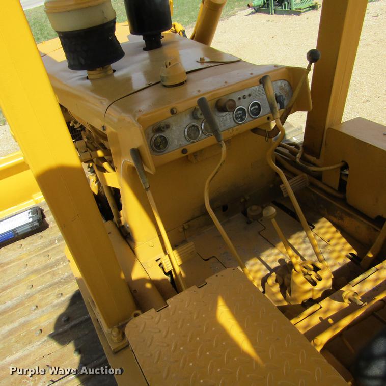 image for item DD7435 1969 Caterpillar D4D dozer