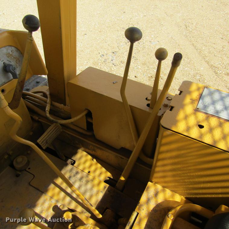 image for item DD7435 1969 Caterpillar D4D dozer