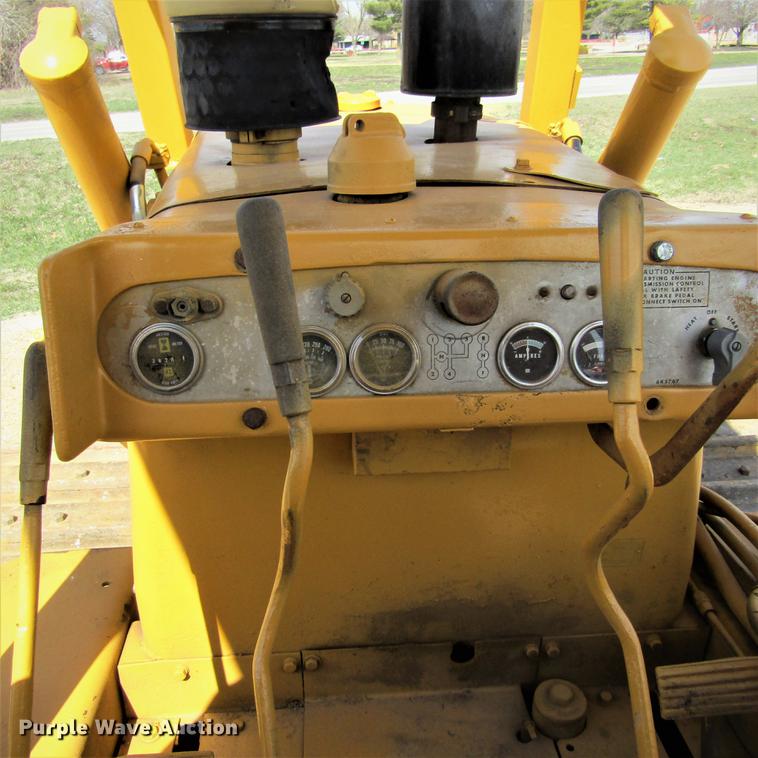 image for item DD7435 1969 Caterpillar D4D dozer