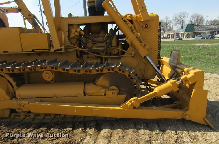 image for item DD7435 1969 Caterpillar D4D dozer