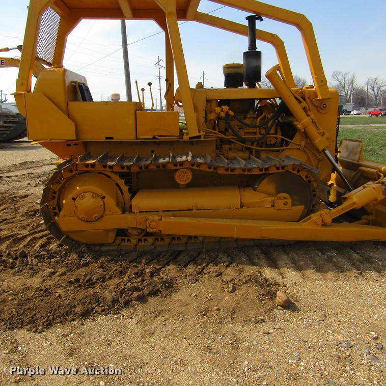 image for item DD7435 1969 Caterpillar D4D dozer