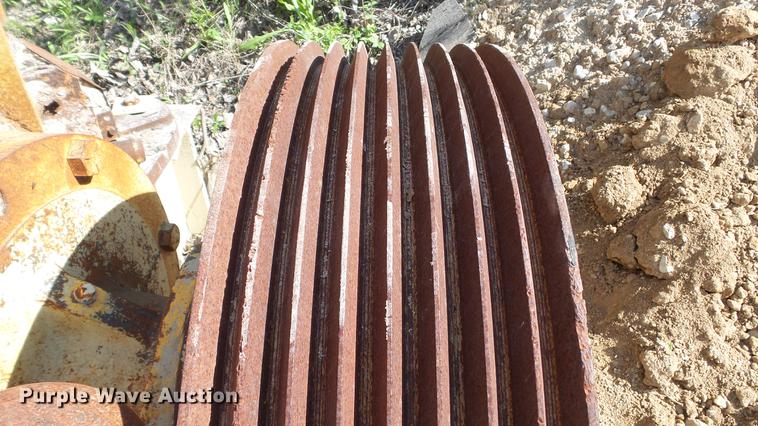 image for item DD7465 Symons 5100 cone crusher