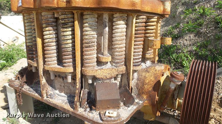 image for item DD7465 Symons 5100 cone crusher