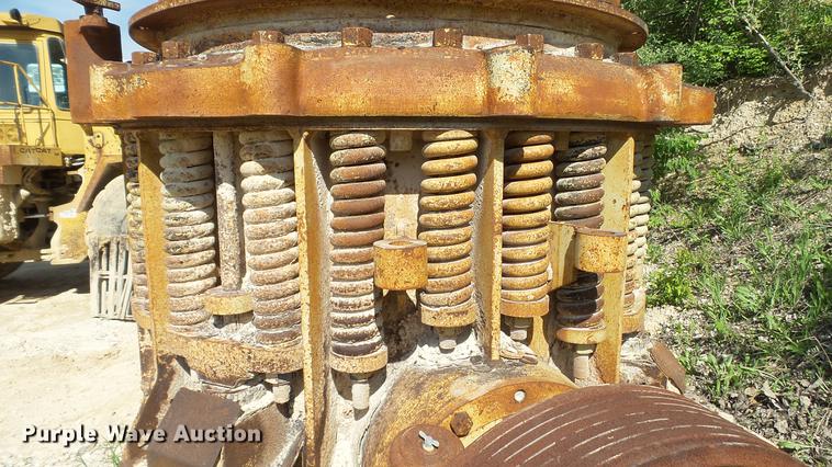 image for item DD7465 Symons 5100 cone crusher
