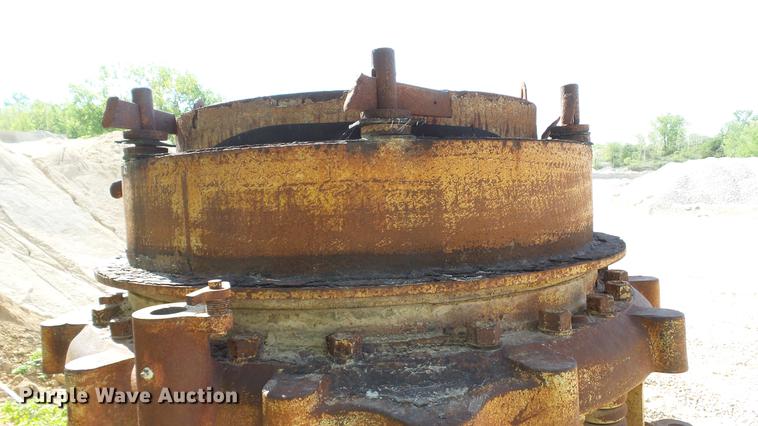 image for item DD7465 Symons 5100 cone crusher