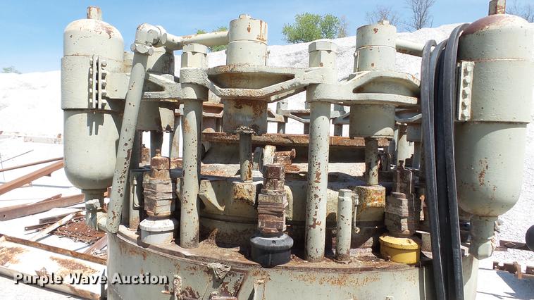 image for item DD7466 El-jay 54 roller cone crusher