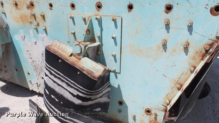 image for item DD7467 Hewitt-Robins V-16 shaker screen