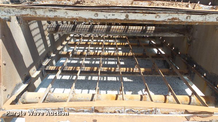 image for item DD7467 Hewitt-Robins V-16 shaker screen