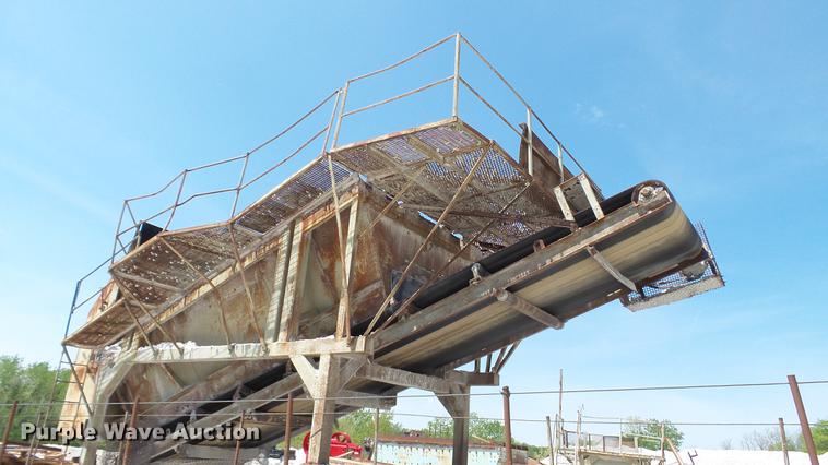 image for item DD7467 Hewitt-Robins V-16 shaker screen