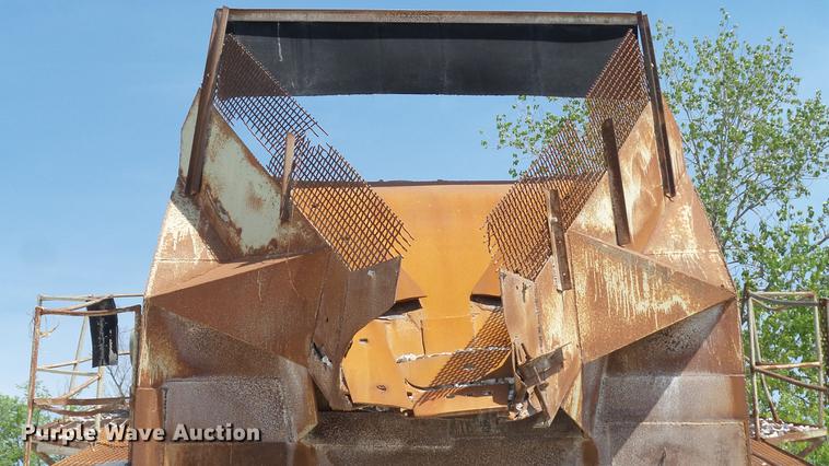 image for item DD7467 Hewitt-Robins V-16 shaker screen