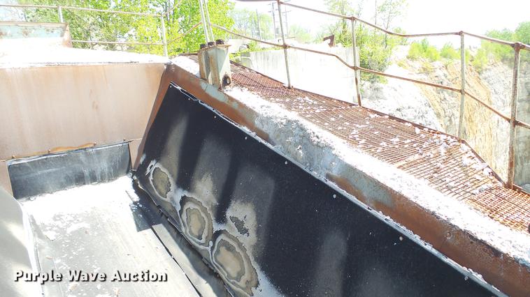 image for item DD7467 Hewitt-Robins V-16 shaker screen