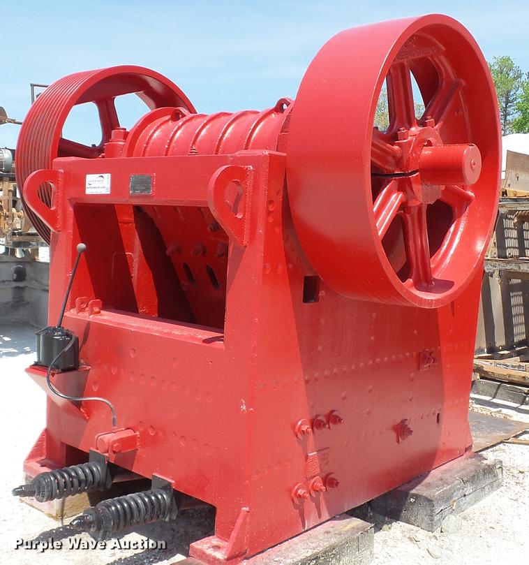 image for item DD7468 Pioneer Engineering 3042 jaw crusher