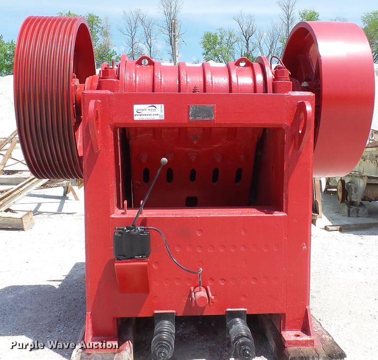 image for item DD7468 Pioneer Engineering 3042 jaw crusher