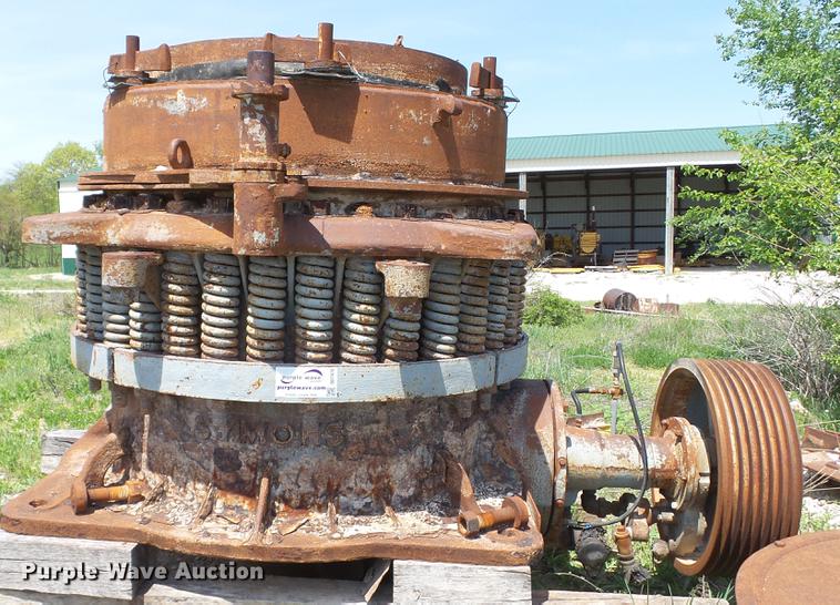 image for item DD7470 1963 Symons cone crusher