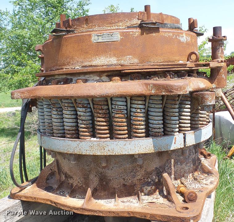 image for item DD7470 1963 Symons cone crusher