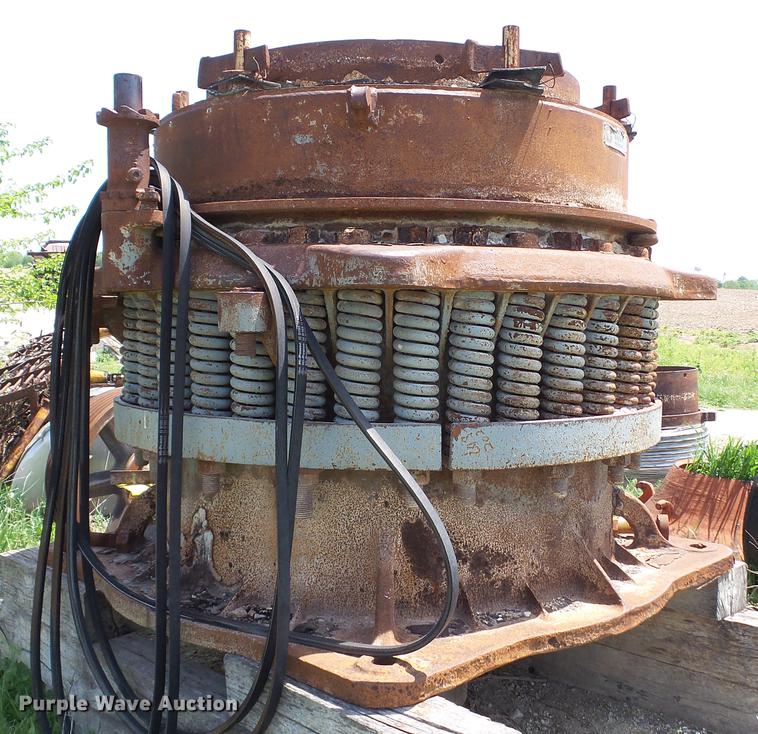 image for item DD7470 1963 Symons cone crusher