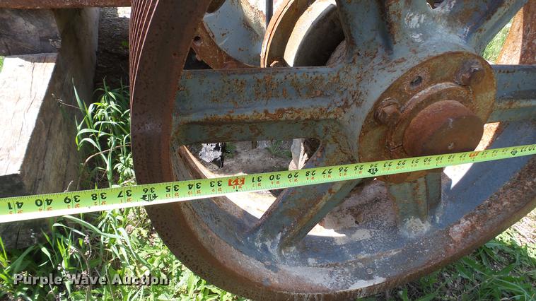 image for item DD7470 1963 Symons cone crusher