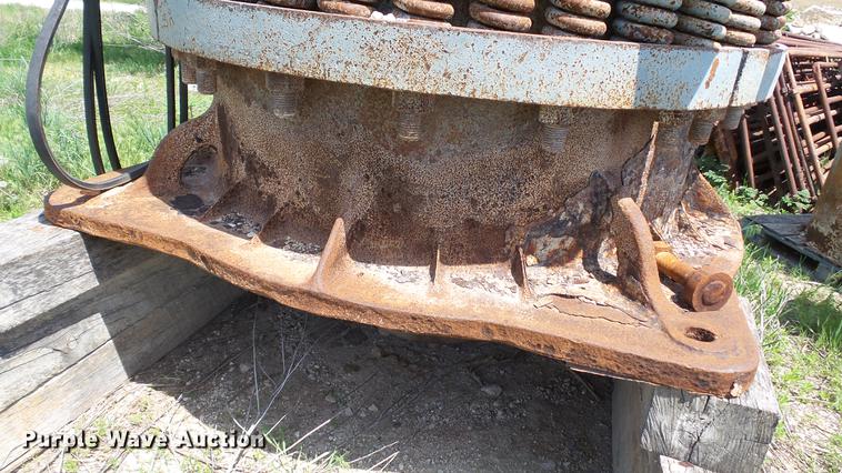image for item DD7470 1963 Symons cone crusher