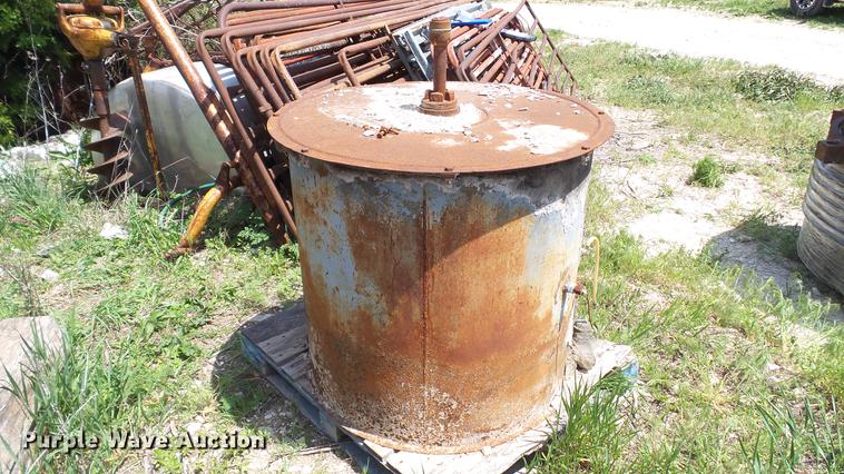 image for item DD7470 1963 Symons cone crusher