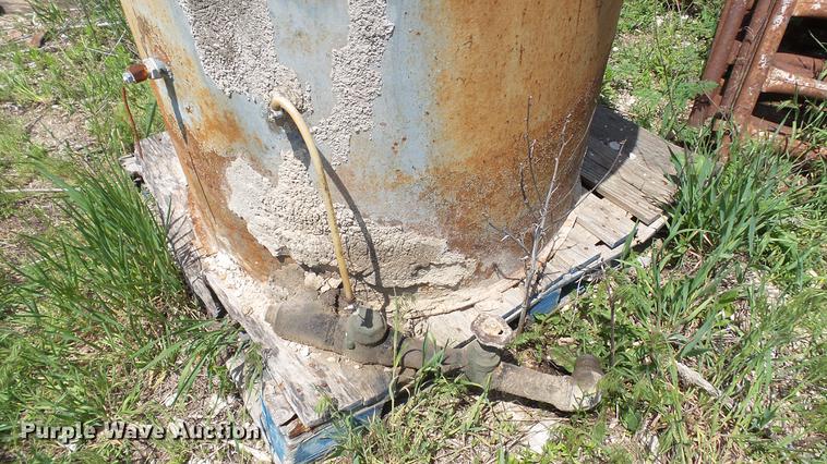 image for item DD7470 1963 Symons cone crusher