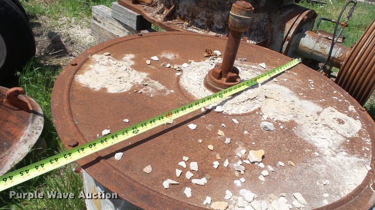 image for item DD7470 1963 Symons cone crusher