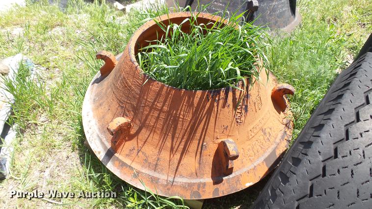 image for item DD7470 1963 Symons cone crusher