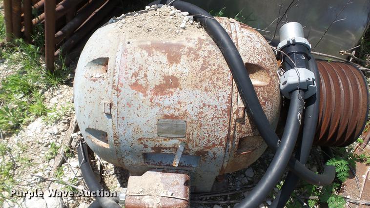 image for item DD7470 1963 Symons cone crusher