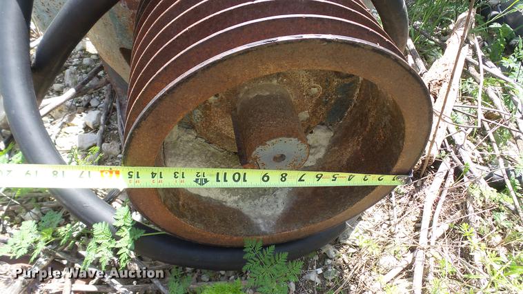 image for item DD7470 1963 Symons cone crusher