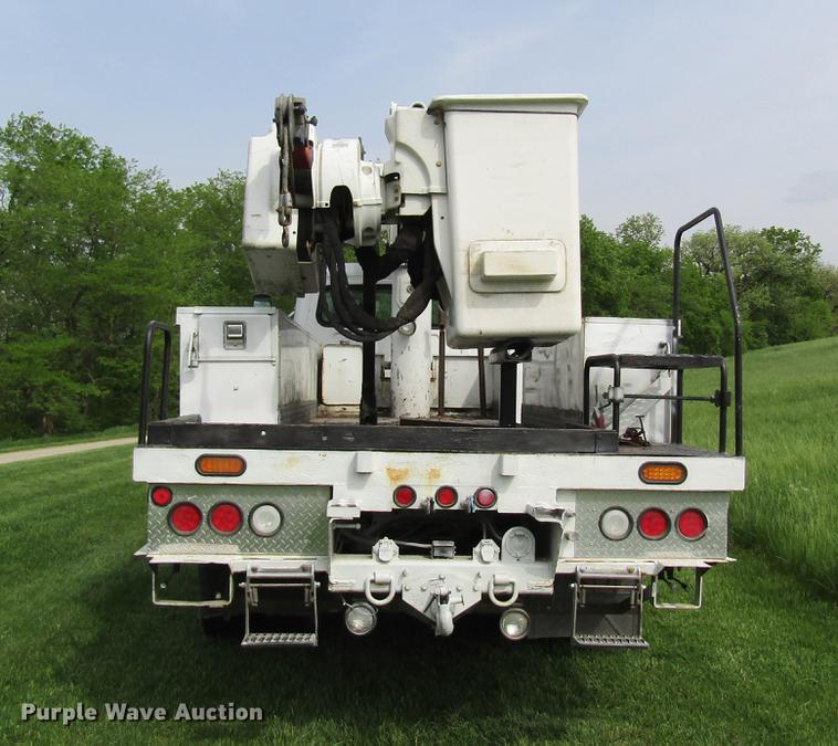 image for item DD8435 2007 Freightliner M2 106 bucket truck