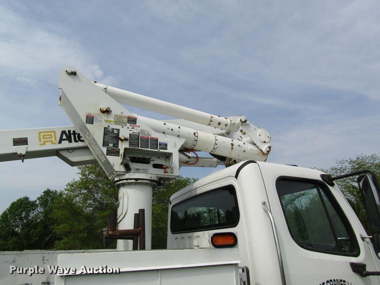 image for item DD8435 2007 Freightliner M2 106 bucket truck