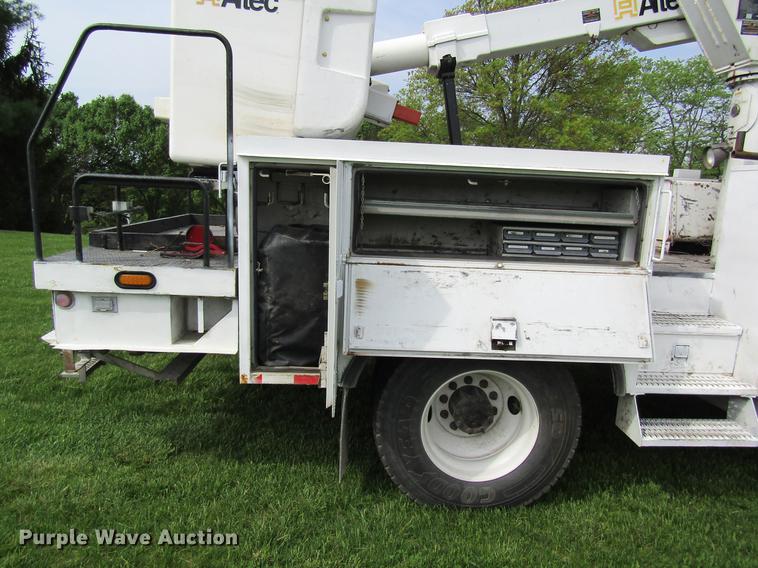 image for item DD8435 2007 Freightliner M2 106 bucket truck