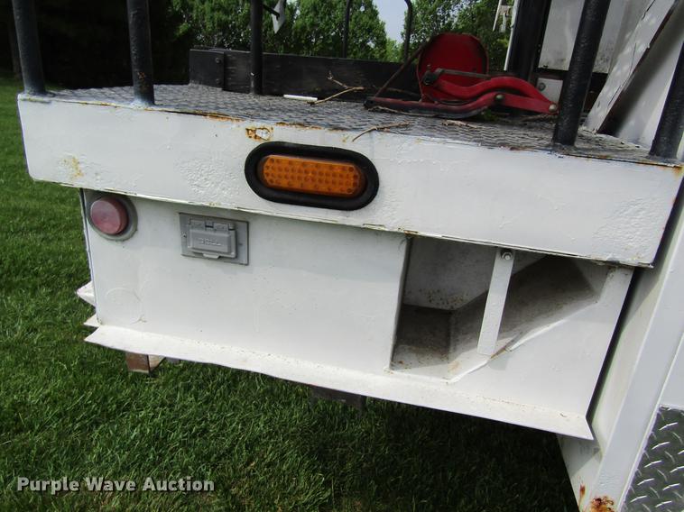 image for item DD8435 2007 Freightliner M2 106 bucket truck