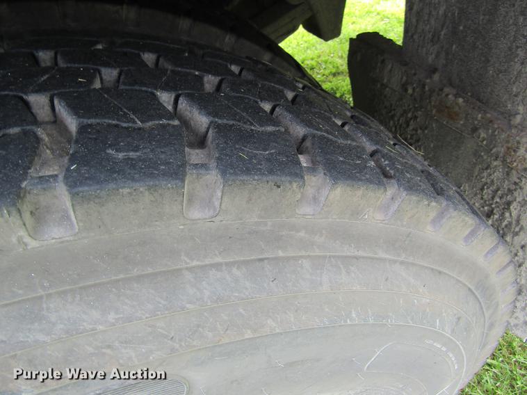 image for item DD8435 2007 Freightliner M2 106 bucket truck