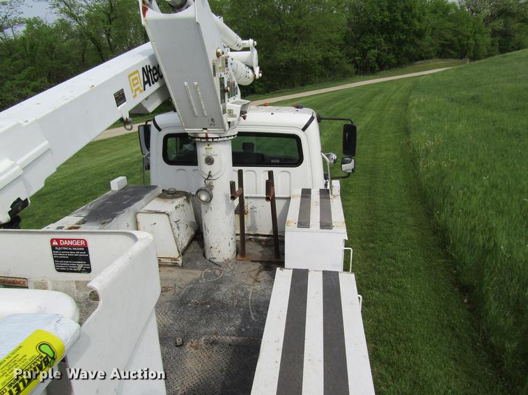 image for item DD8435 2007 Freightliner M2 106 bucket truck