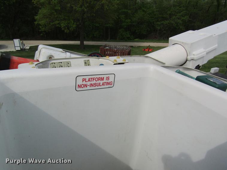 image for item DD8435 2007 Freightliner M2 106 bucket truck