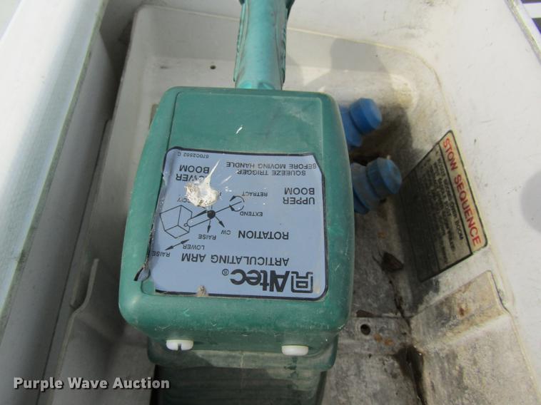 image for item DD8435 2007 Freightliner M2 106 bucket truck