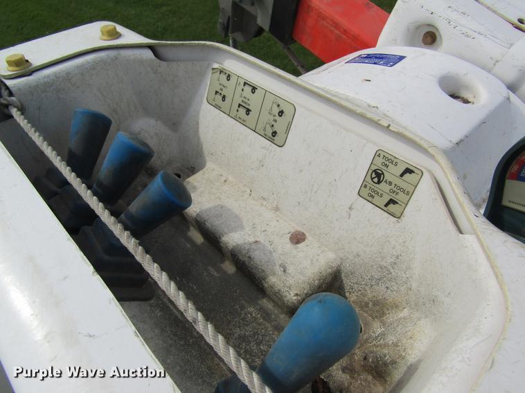 image for item DD8435 2007 Freightliner M2 106 bucket truck