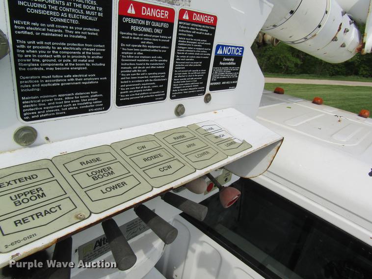 image for item DD8435 2007 Freightliner M2 106 bucket truck