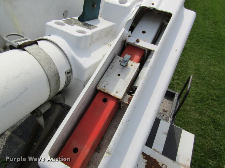 image for item DD8435 2007 Freightliner M2 106 bucket truck