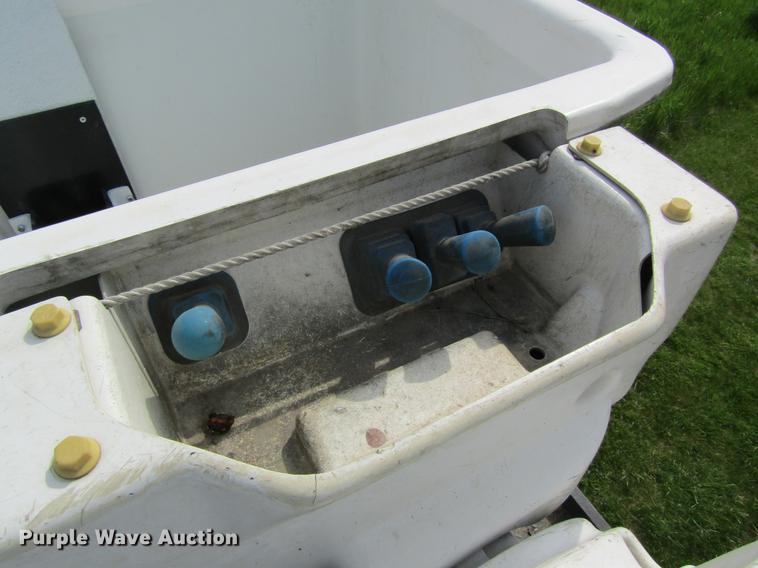 image for item DD8435 2007 Freightliner M2 106 bucket truck