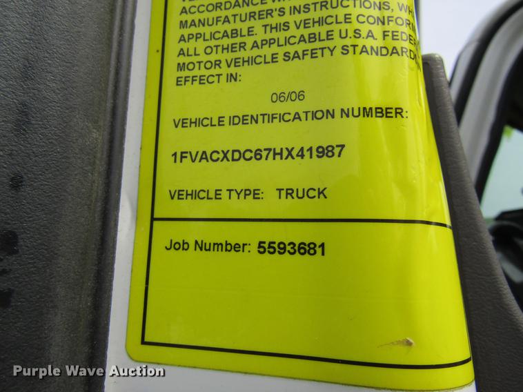 image for item DD8435 2007 Freightliner M2 106 bucket truck